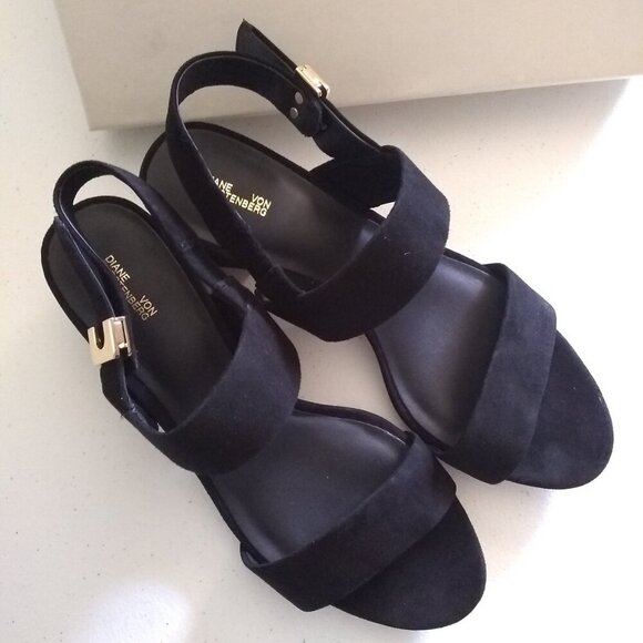 NWB Sz 7.5 ~ Diane von Furstenberg ~ Chic & Upscale Black Strappy Suede Sandals - Picture 1 of 13